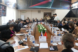 170 лет вместе: в КРСУ обсудили исторический путь Иссык-Кульских кыргызов и России