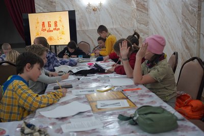 Дети написали буквицу своего имени. В воскресной школе прошел открытый урок ко Дню первой печатной книги на Руси
