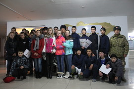 Школьники с российской авиационной базы ОДКБ «Кант» сыграли в мини-футбол с кыргызстанскими «суворовцами»